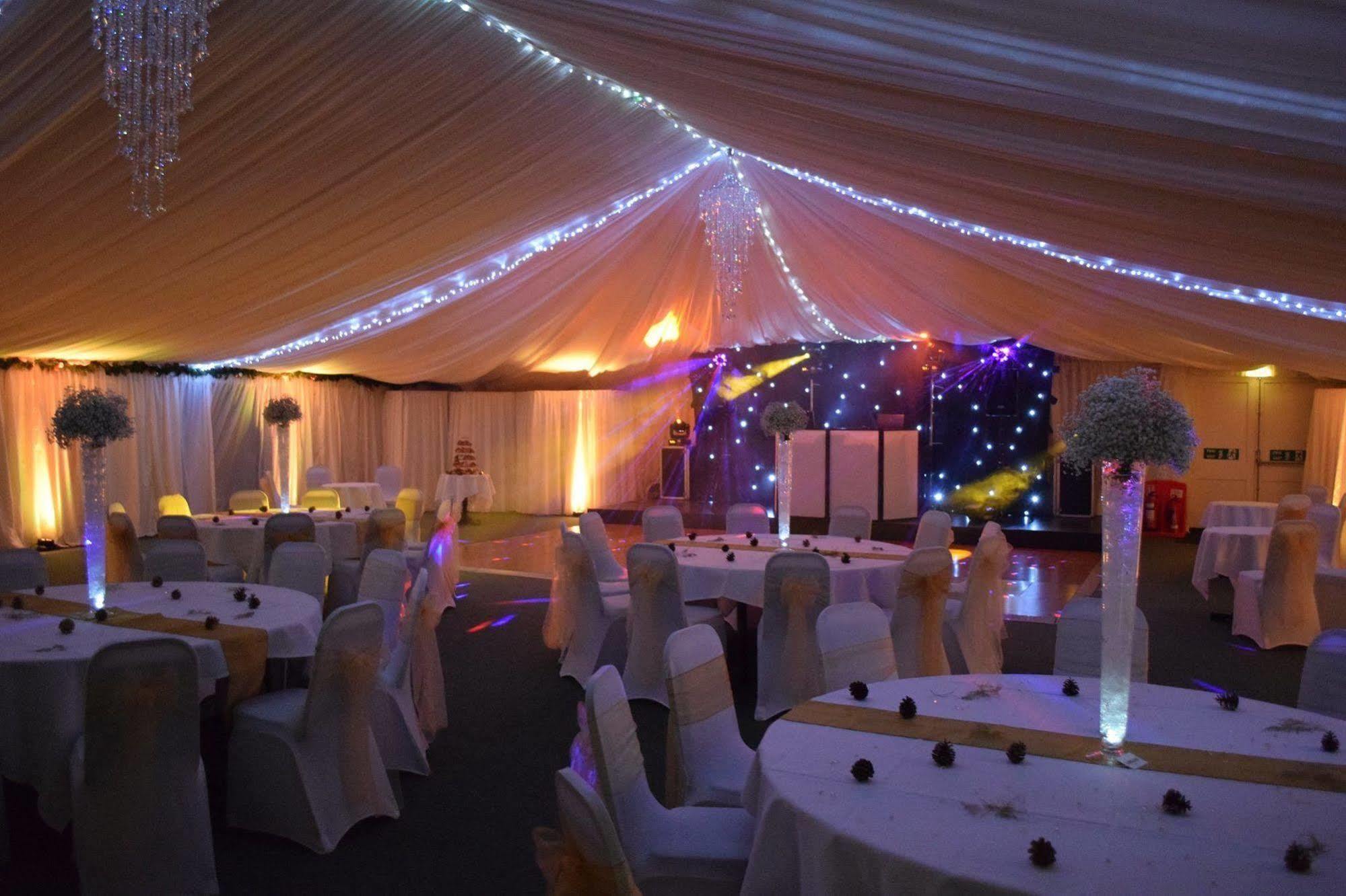 At The Farmhouse Hunters Hall Hotel Dereham Bagian luar foto